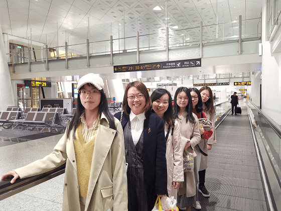 seven girls in the High Speed Rail Station